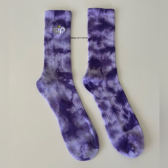 Bundle of Cannabis Branded Merch Accessories- Pin, socks, hat, & more NWOT - Picture 13 of 14